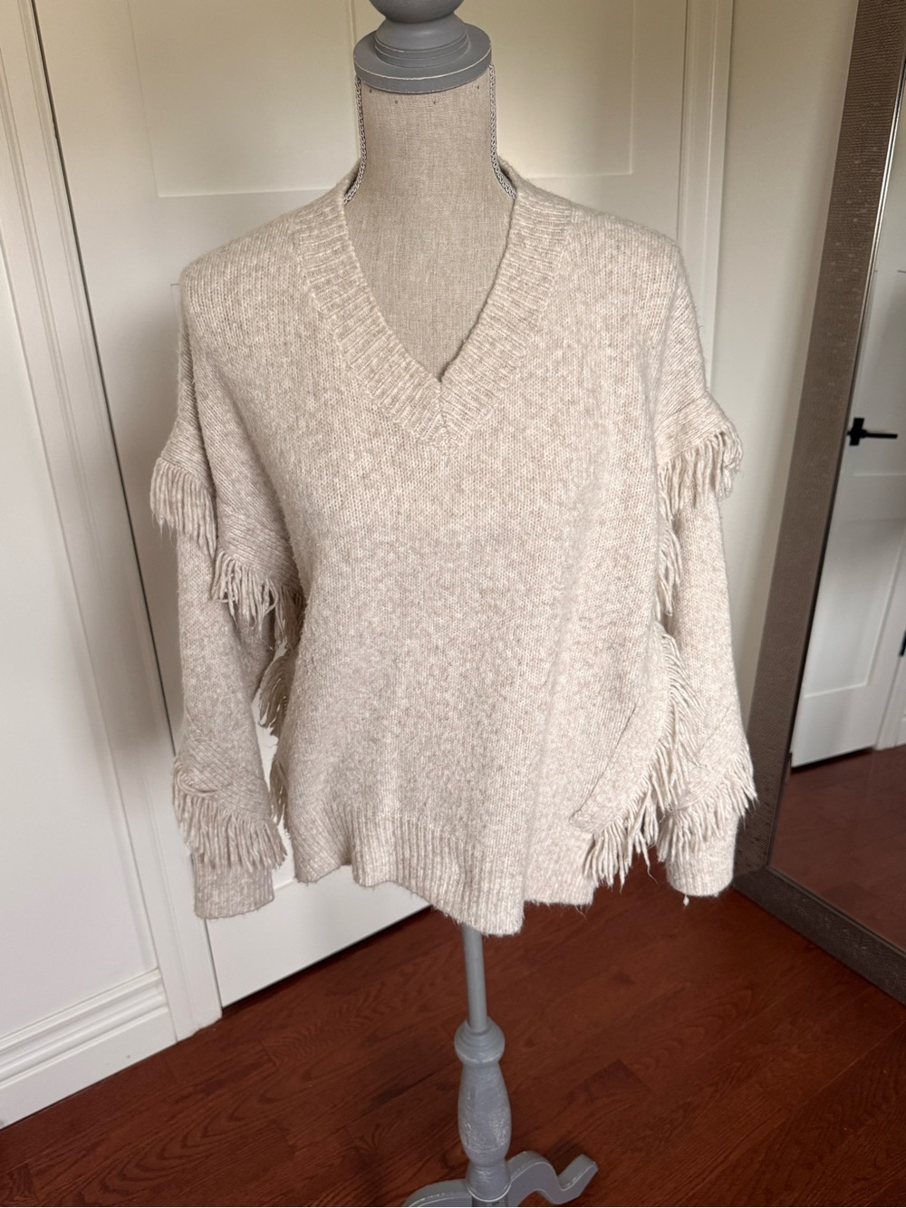 Fringe Detail V-Neck Sweater - Cream